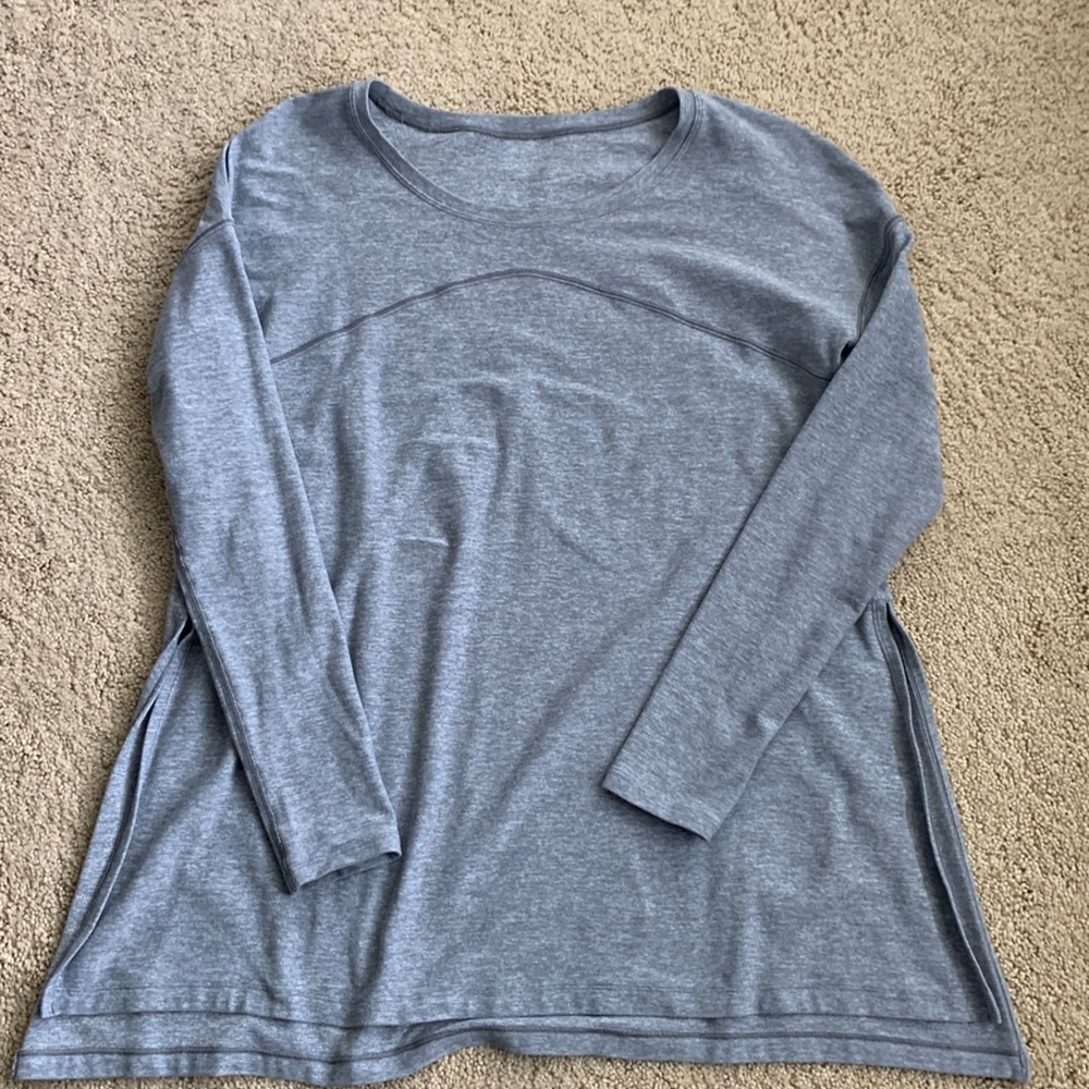 Lululemon Hit Unwind long sleeve shirt size 6 Grey